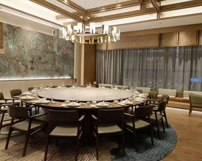 實(shí)木餐桌：在木紋深處收藏生活的溫度