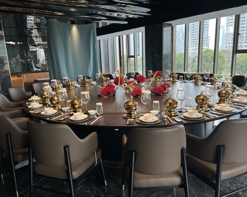 酒店包廂桌椅：營造私密與舒適的用餐空間