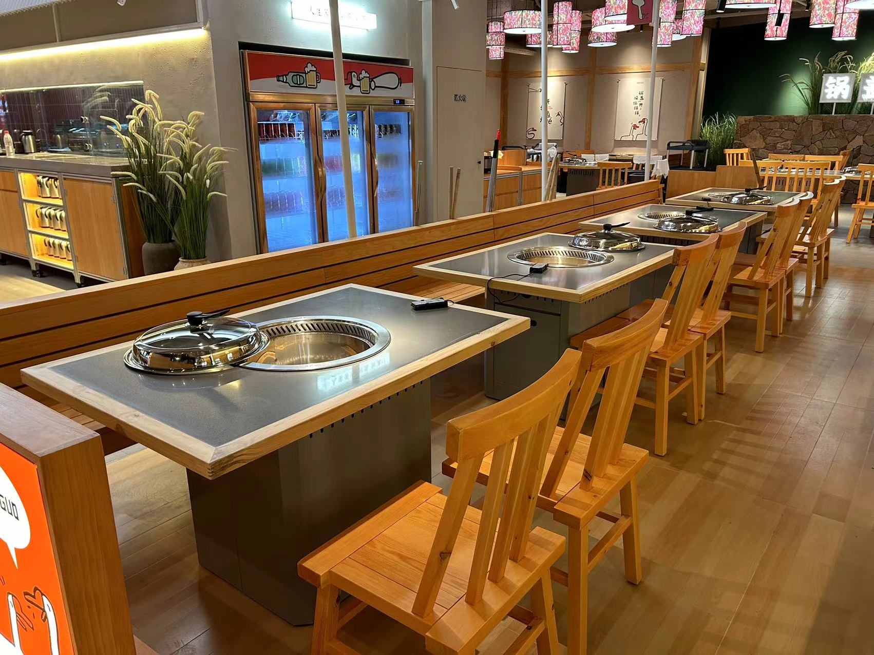 實(shí)木電動餐桌：家居場景中的實(shí)用與質(zhì)感之選