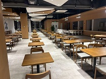 實木餐桌的材質(zhì)特性、應(yīng)用場景及選購養(yǎng)護要點解析