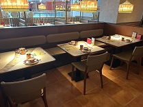 餐廳卡座家具材質(zhì)分類、場景適配及選型保養(yǎng)指南